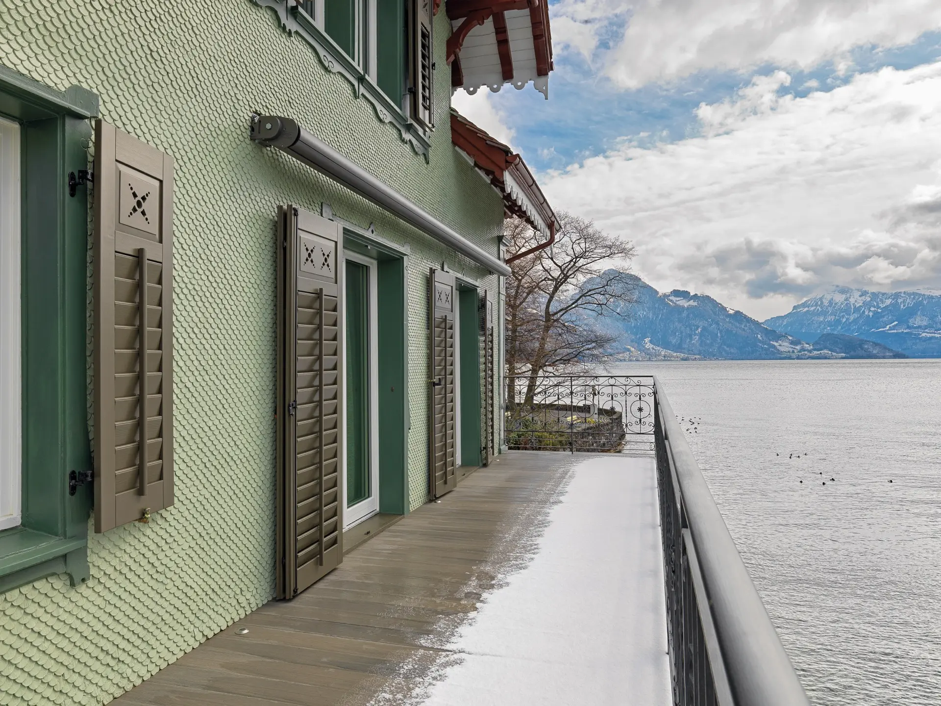 Memoria in riva al lago